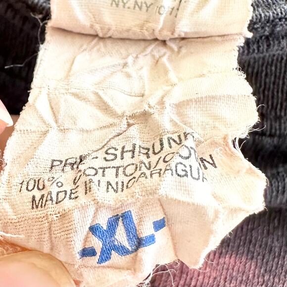 Vintage Anvil Liquid Blue Paper Tag Black 2008 Red Skull Pile Graphic Tee XL - Picture 6 of 16